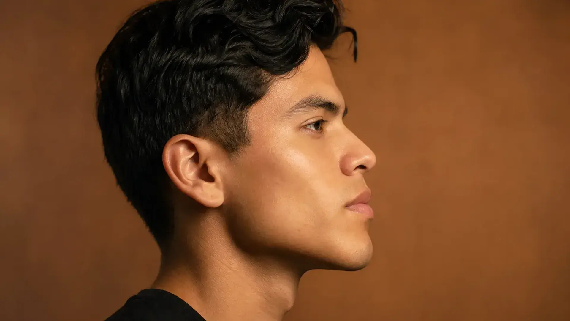 Perfil con mandíbula definida — cirugía mandibular